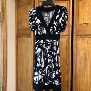 IZ Byer Dress Black & White Abstract Small